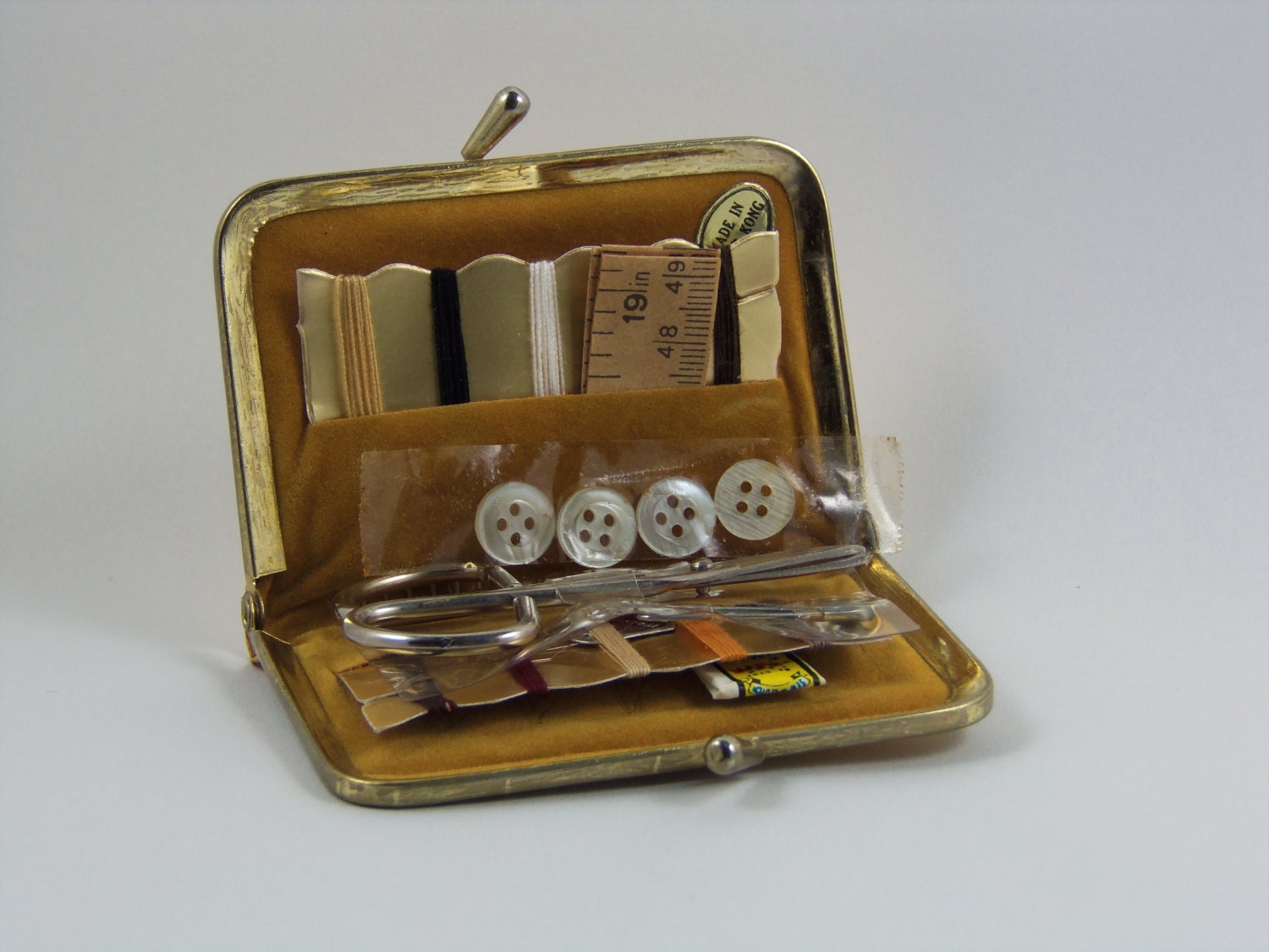 Vintage Sewing Kits 114