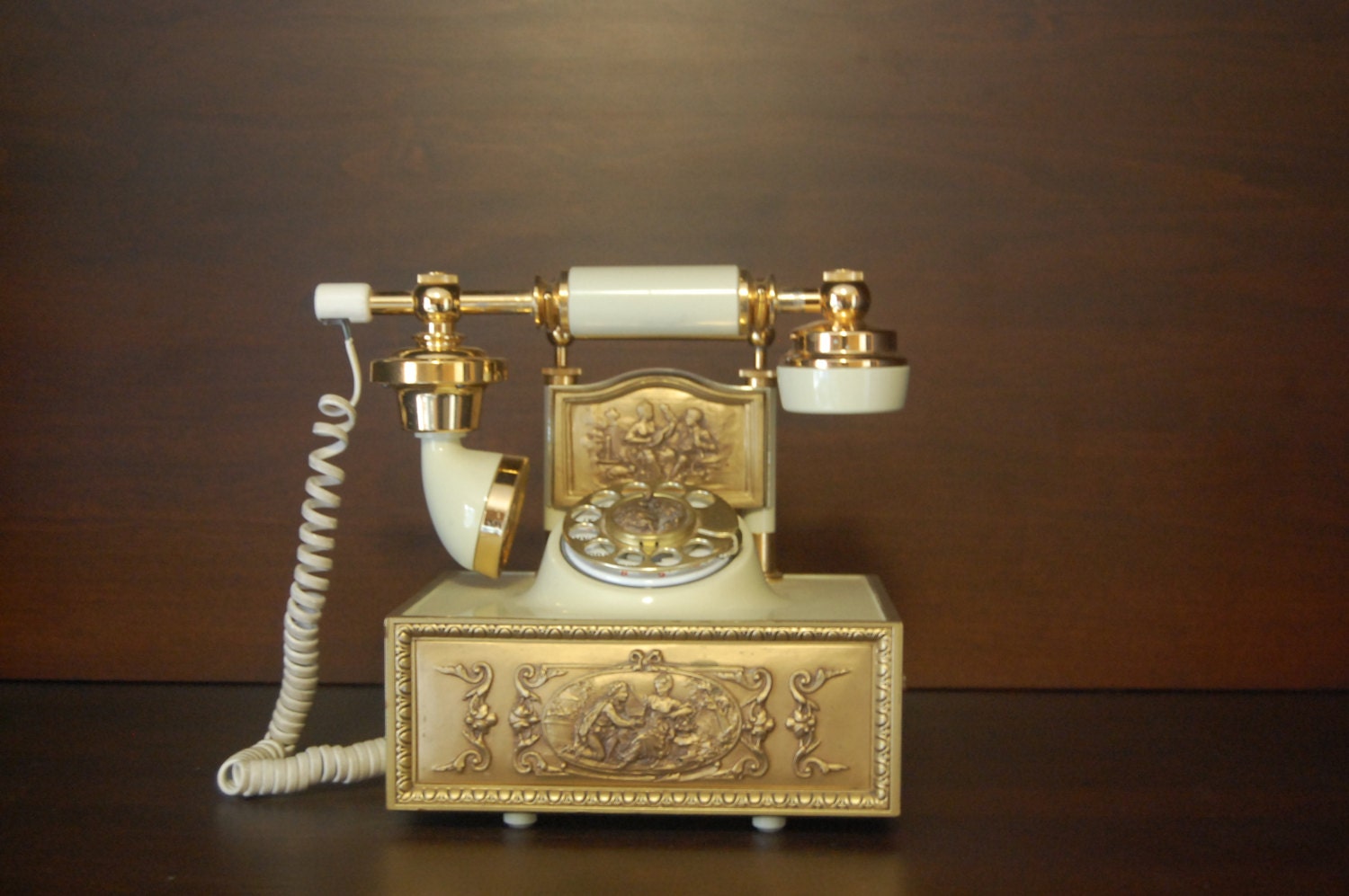 Vintage 1970s Rotary Deco Tel Telephone