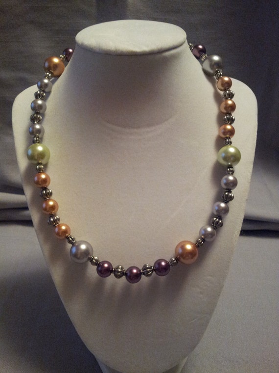 Items similar to Multi Colored Glass Pearl Necklace on Etsy