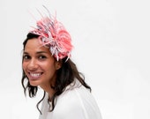 Aboyne - Tocado rosa, tocado de plumas rosas, tocado para invitada, invitada de boda, tocado para madrina, tocado gris, boda de dia, tocados