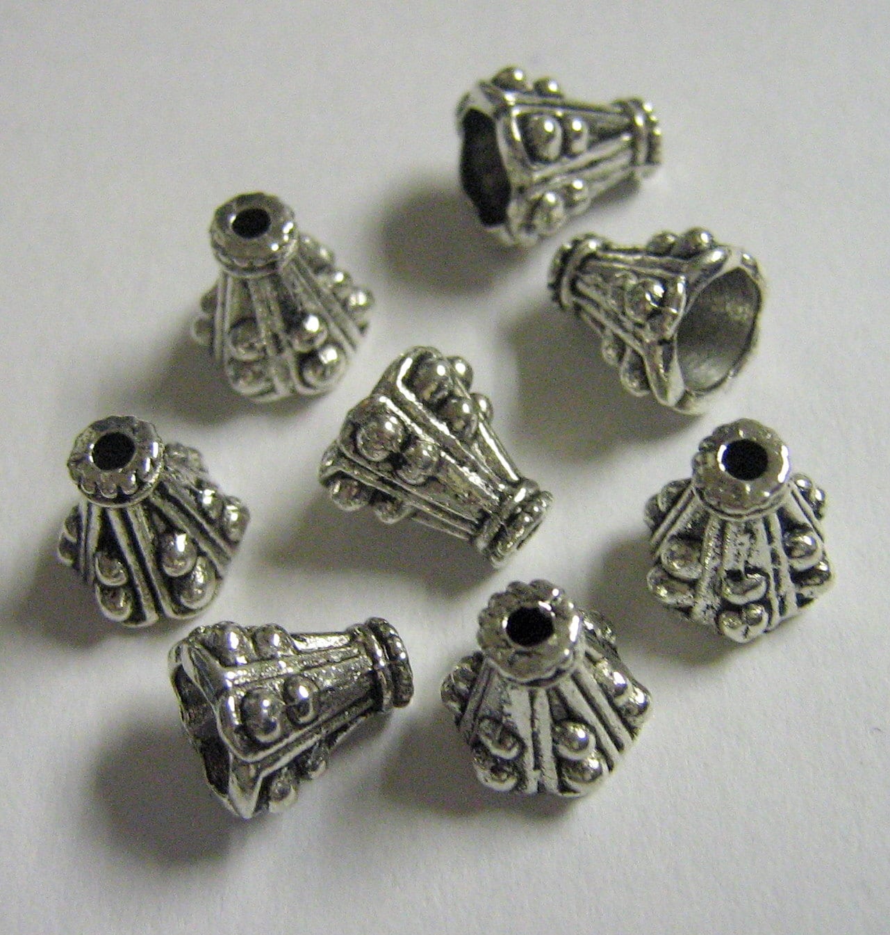 12 Antique Silver Plated 9mm Bead Caps (bcs35diy) from TwistedTrinkets