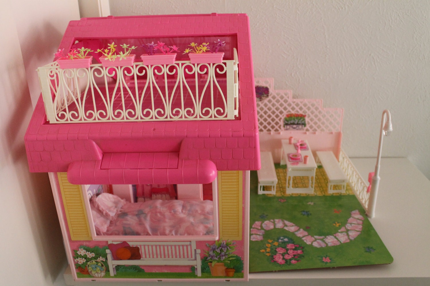 Vintage Barbie Fold N Fun House