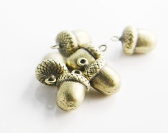 6pcs Antique Brass Tone Base Metal Charm - Acorn 19x12mm (20297Y-O-248)