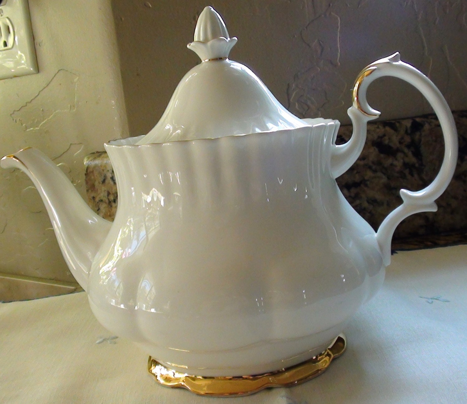 Royal Albert Teapot Large Tea Pot White And Gold Trim