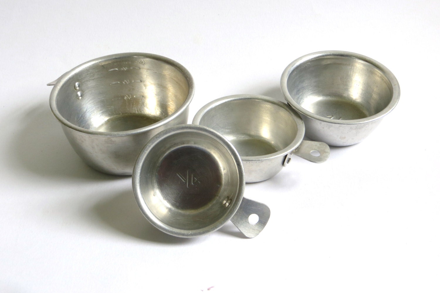 Vintage Metal Measuring Cup Set