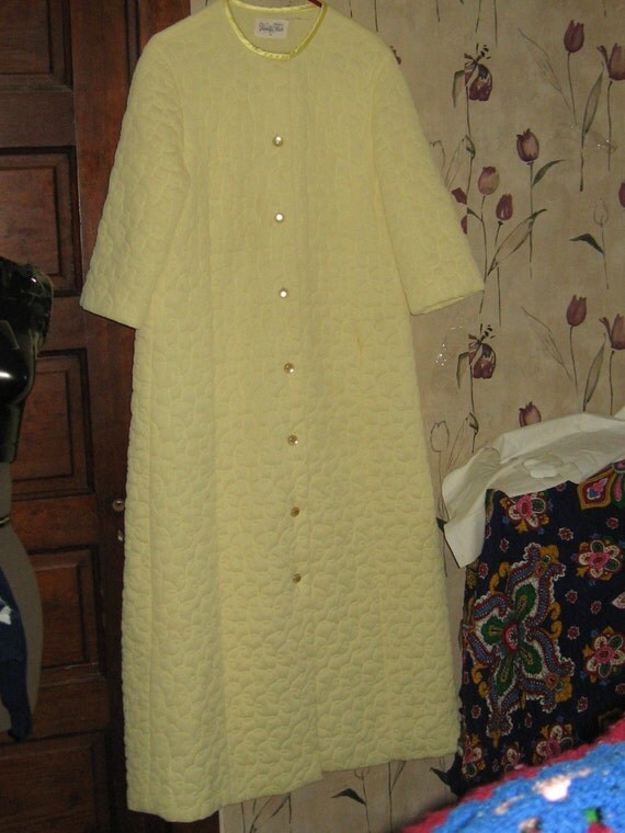 1960 ladies yellow quilted VANITY fair long robe housecoat