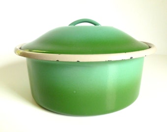 Mid Century Two Tone Green Enamelware Baking Casserole Serving Dish Pan with Lid