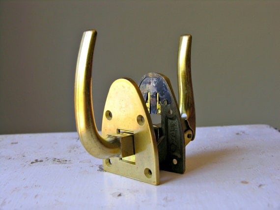 Yale Screen Door Catch 1011 Vintage Brass Handle Hardware