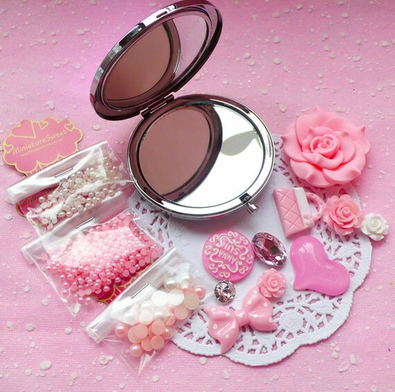 DIY Kawaii Pink Compact Mirror with w/ Pearls by MiniatureSweet