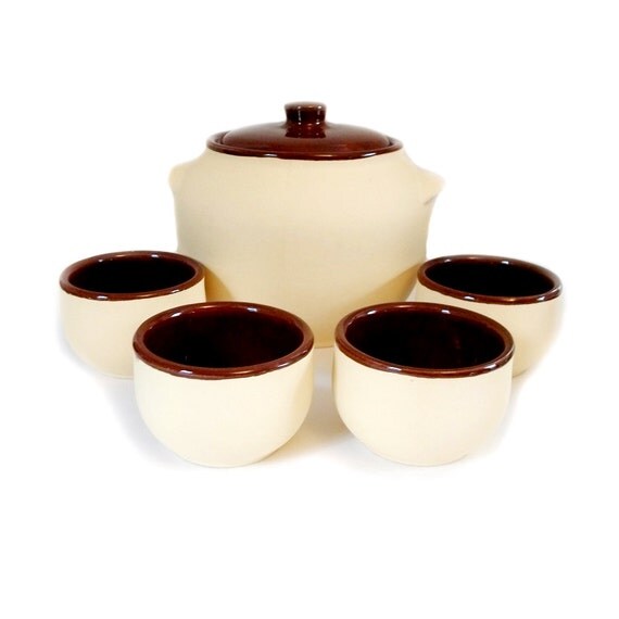 Watt Pottery No. 76 Cream Bisque Bean Pot Lid and 4 Bowls