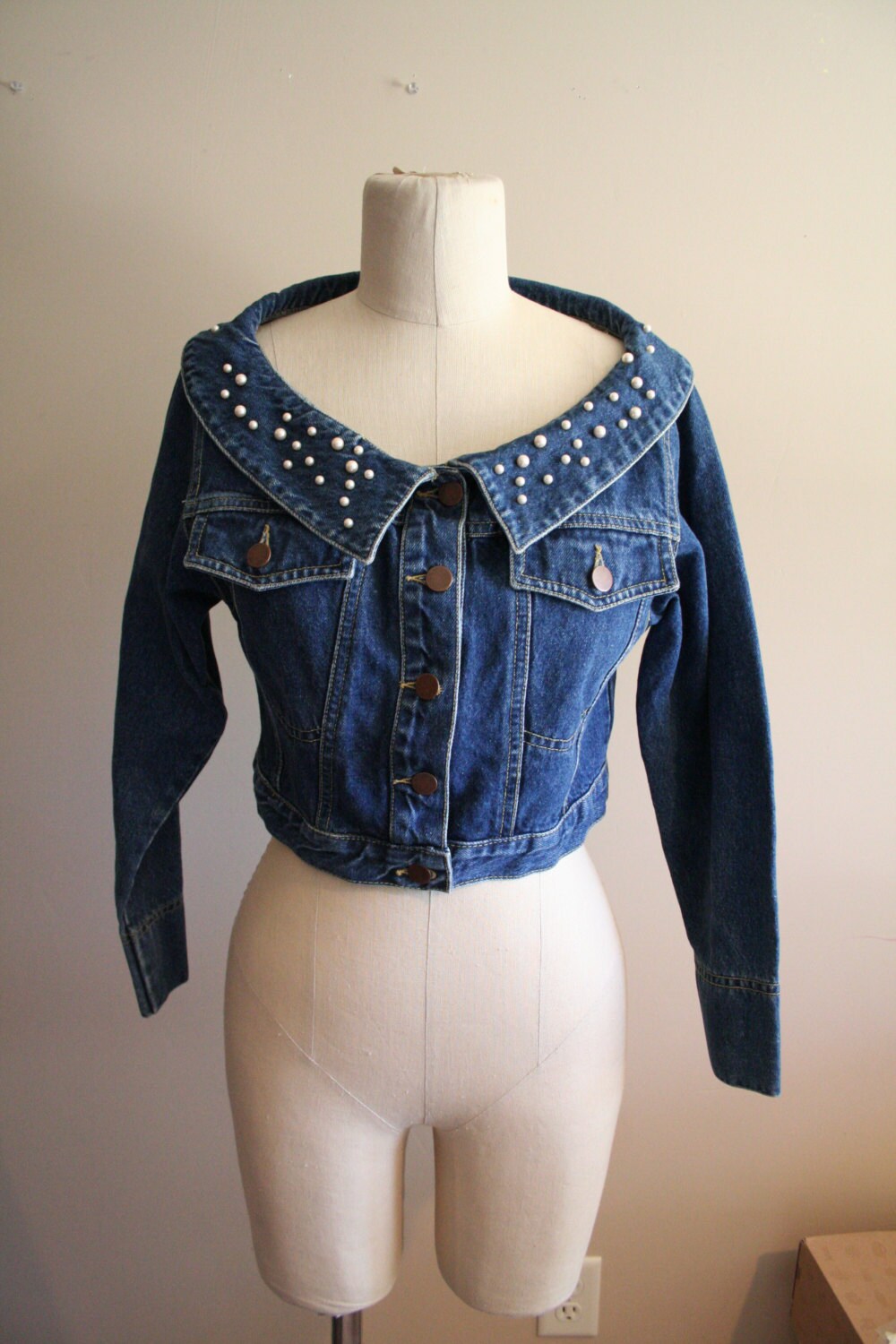Vintage cropped jean jacket with studded pearl collar Size