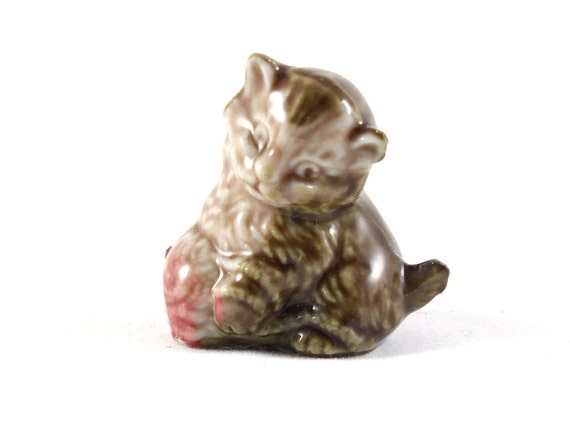 Wade Whimsies Kitten Cat Feline Miniature Figurine 1970s