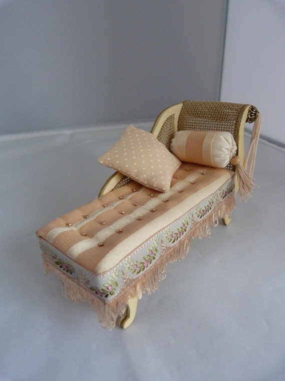 dolls house chaise lounge