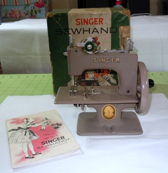 Singer Sewhandy Child's Sewing Machine Vintage 1953 by oneygirl