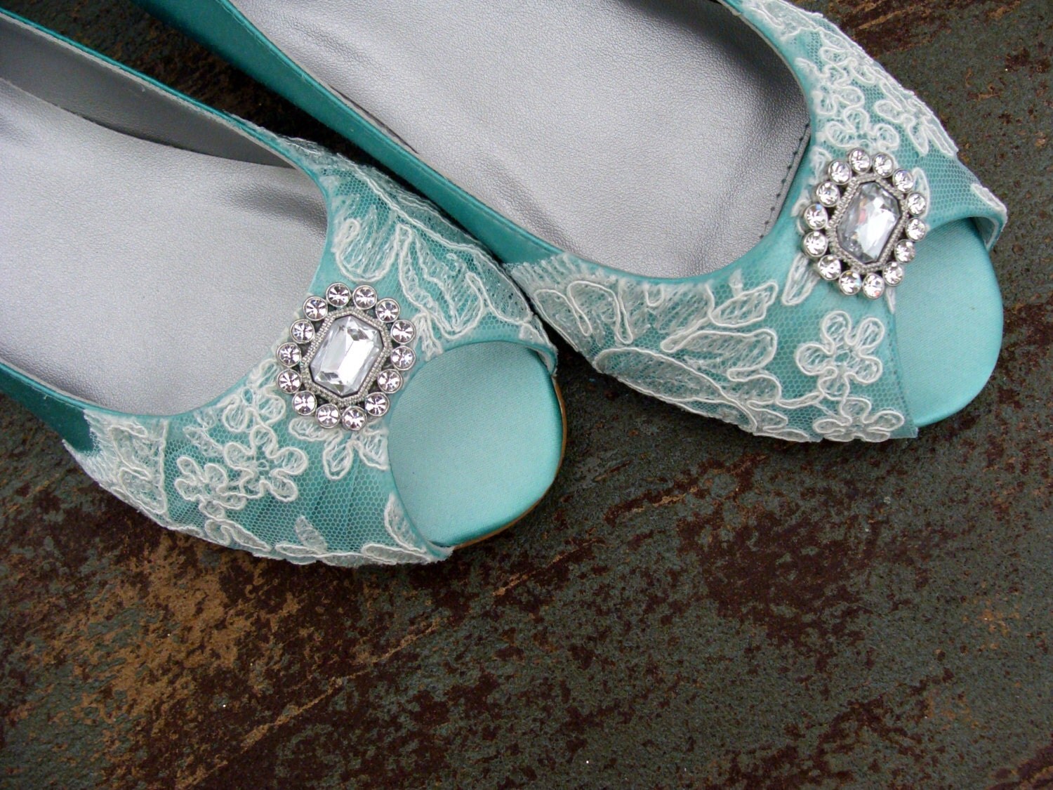 wide width silver shoes for wedding
