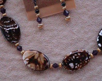 Agate stones necklace and earrings set