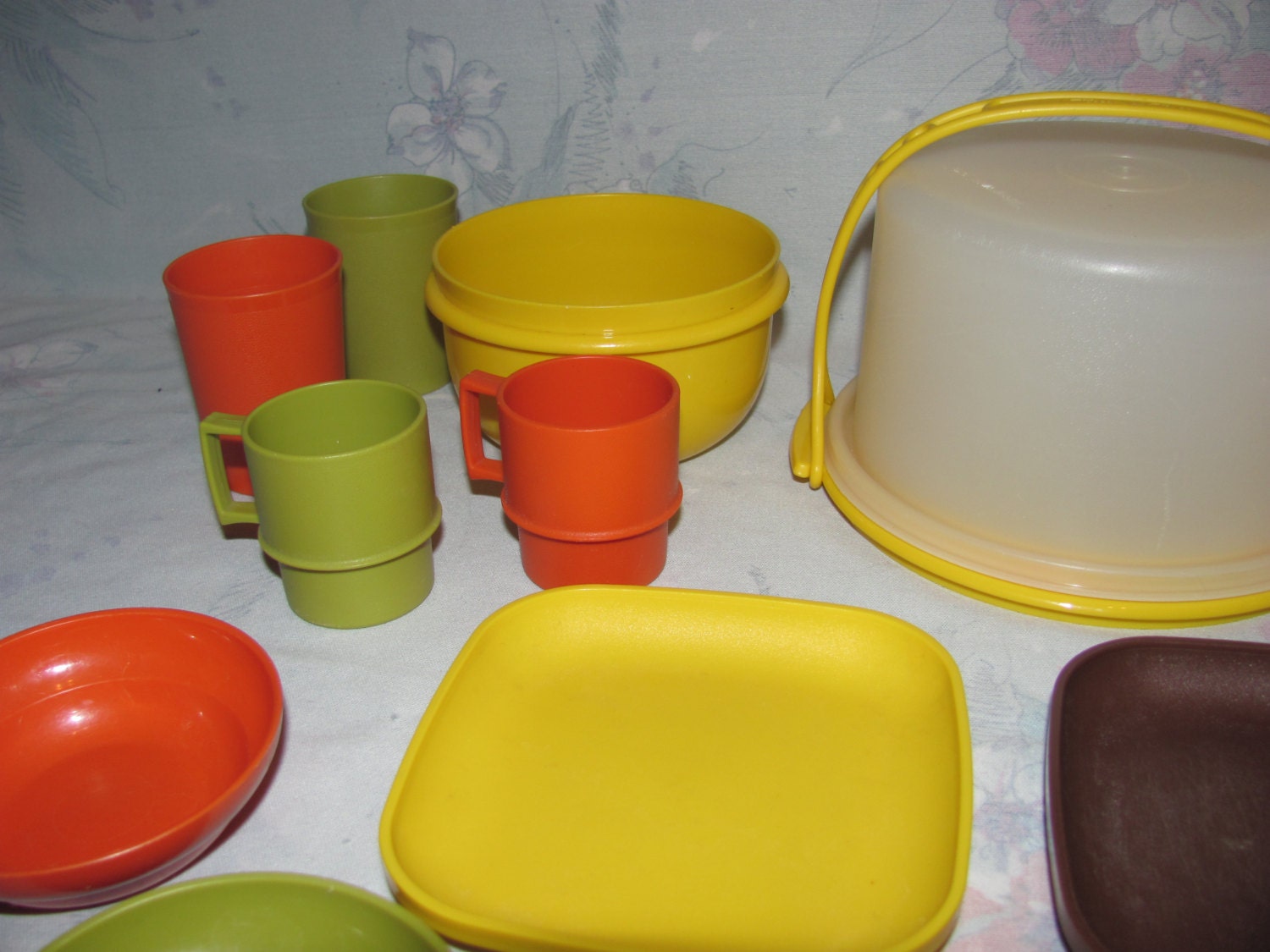 Vintage Children's Tupperware Toys Dish Set Harvest
