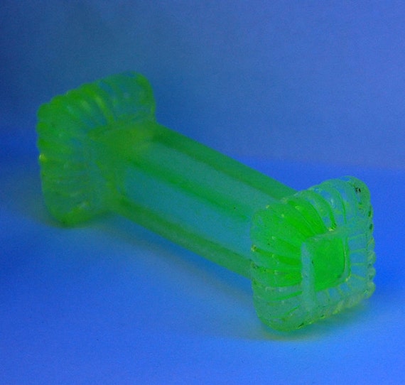RARE Antique VASELINE Uranium Glass KNIFE Rest