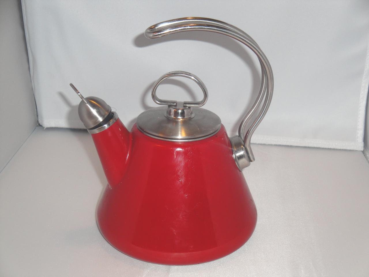Chantal Classic Red Enamel on Steel 1.3 qt Teapot Tea Kettle