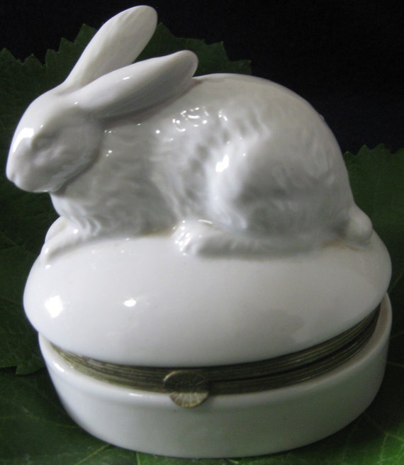 chinese porcelain rabbit