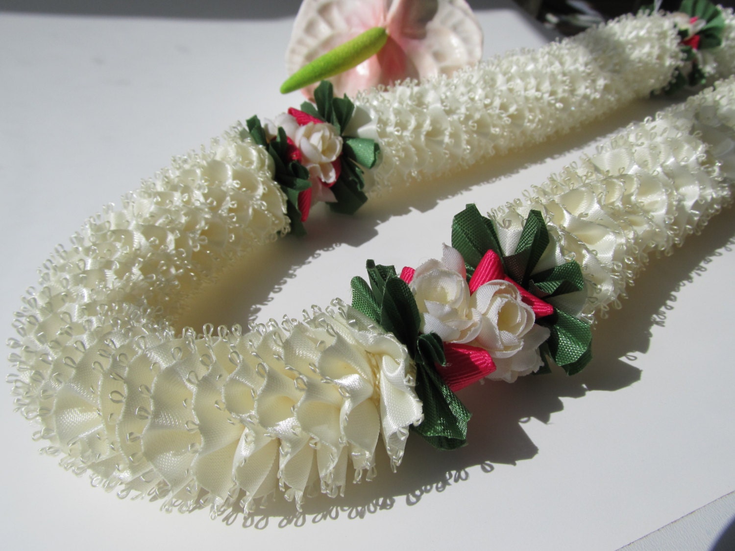 Hawaiian Ribbon Lei White Carnation with Flowers