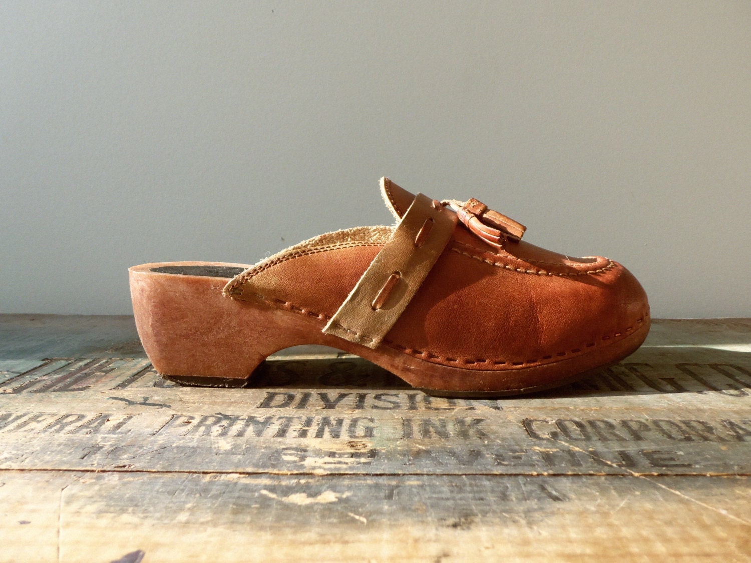 tassel clogs