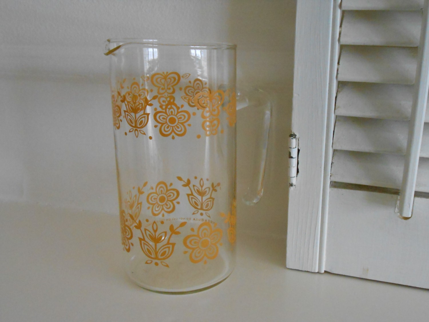 Pyrex Butterfly Gold Glass Juice Carafe Pitcher Breakfast