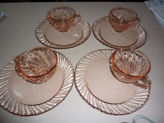 PINK SWIRL/////Vintage Pink Depression Glass by Arcoroc of