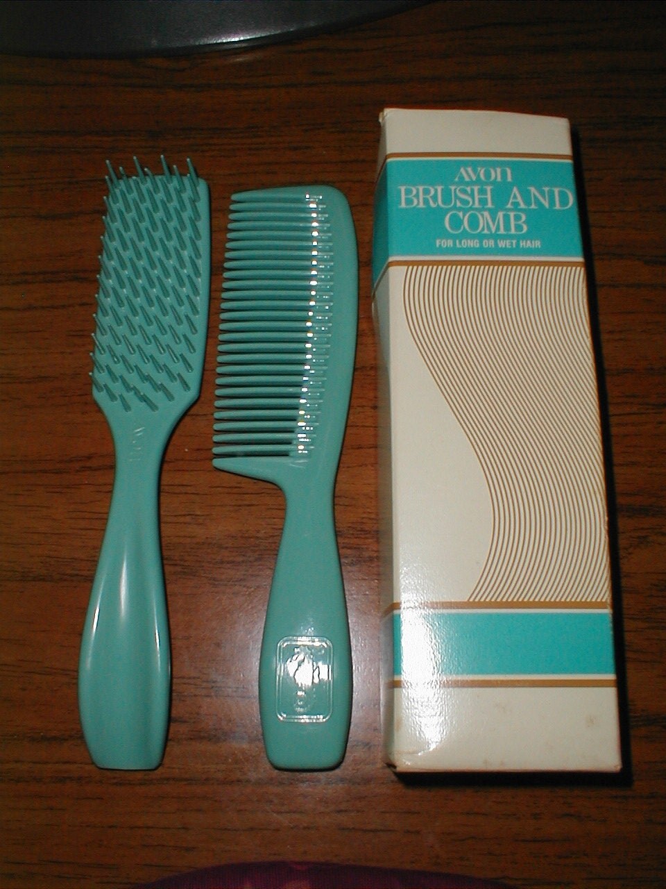 vintage AVON Long or Wet Hair COMB and BRUSH Set unused New in
