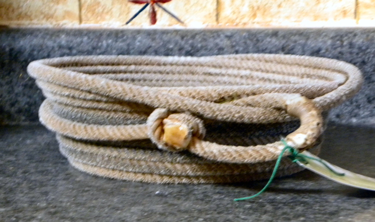Lasso rope fruit or nut basket