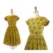 SALE 1950s Dress / 50s Dress / Cotton Day Dress with Full Skirt size XXS / Kiwi Flowers Dress