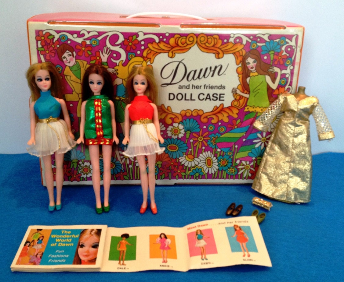 Vintage 1970s Topper Dawn Doll Case with 3 Dolls by FiveStarFinds