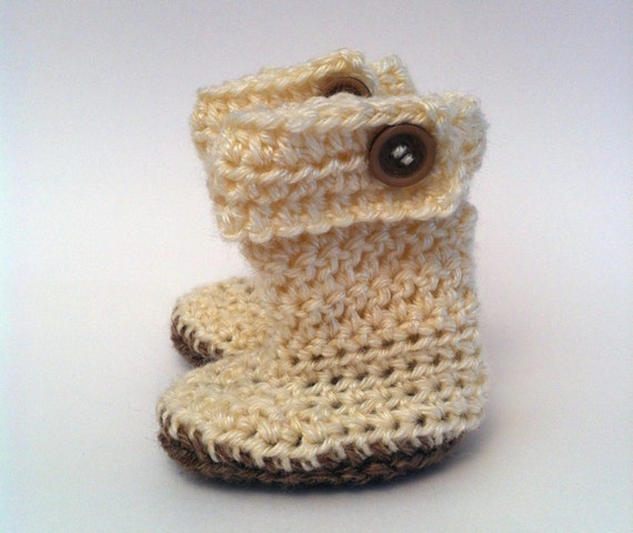 Crochet Baby Booties Ugg Botties For Baby's Newborn by LEOyarn