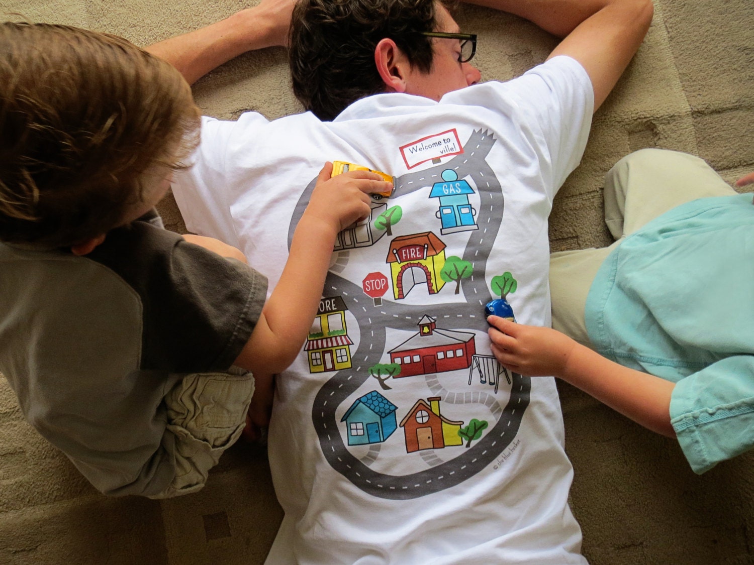 Car Play Shirt Size L Full color map for kids to drive