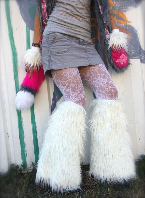 SnOw WhiTe Furry Leg Warmers // Booties . Leggies . by phunkyfresh