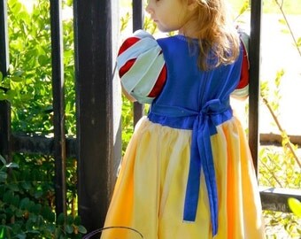 Snow White Disney Princess Dress Size 5T costume