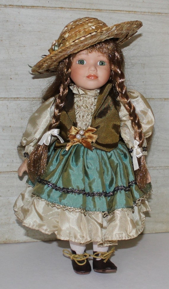 Porcelain Dolls - Types and Value of Vintage Collectible ...