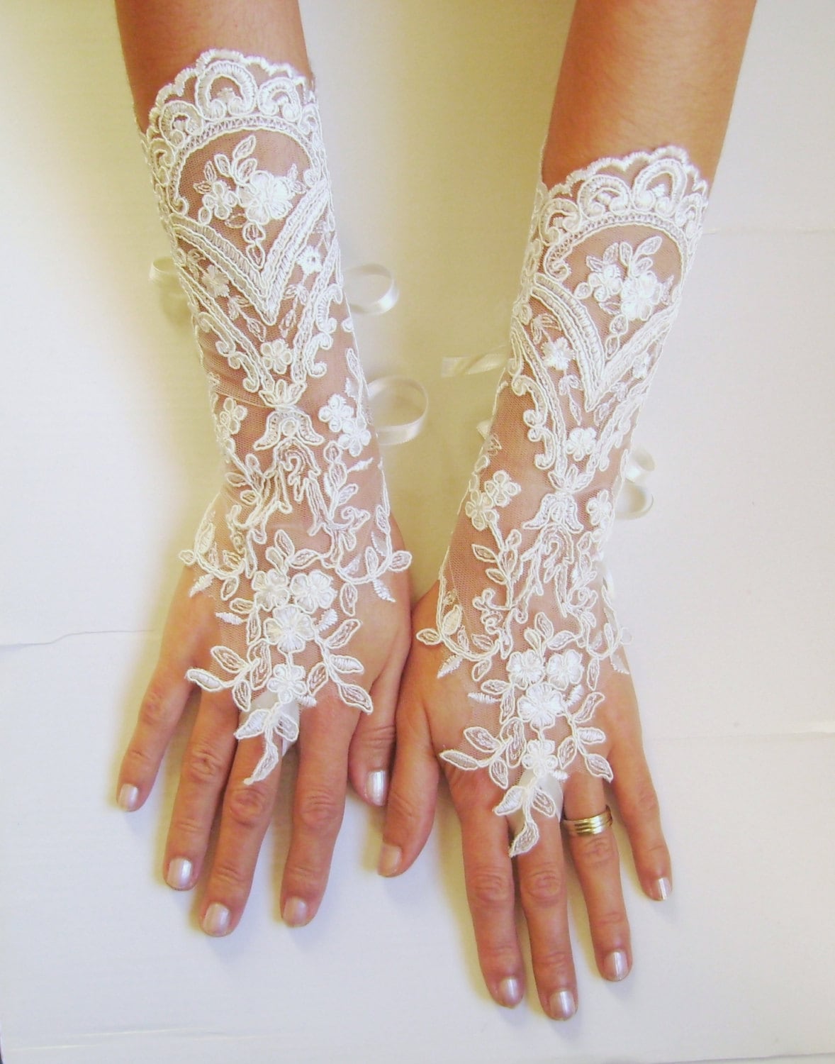 Long Ivory Wedding gloves bridal gloves lace gloves fingerless