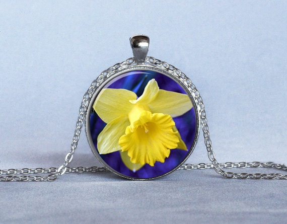 Items similar to DAFFODIL PENDANT Yellow Blue Daffodil Necklace ...