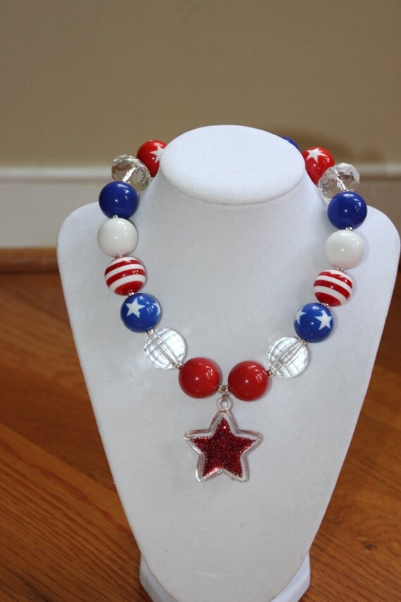 Items similar to 4th of July chunky bead necklace star pendant red ...