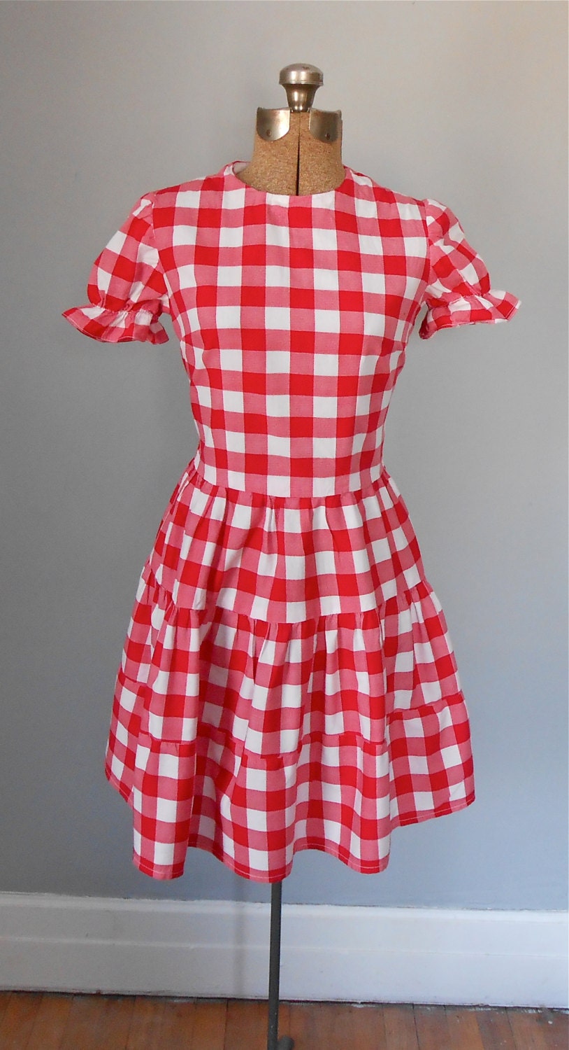 Red checkered vintage outfits for women – 19 Voguish Vintage Outfit ...