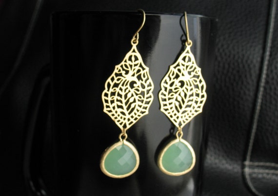 Items similar to Light Apple Green Paisley dangle Earrings, Gold, Glass ...