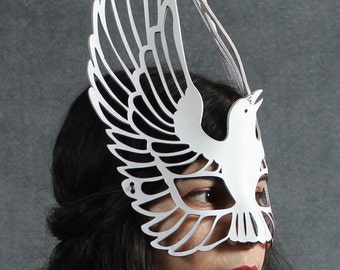 Raven leather mask in white