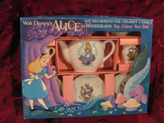 disney store alice in wonderland tea set