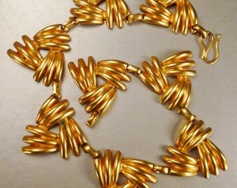 stunning JEWELRY Necklace GOLDTONE Metal Herringbone leaves 16 in by app 2 in WEDDING