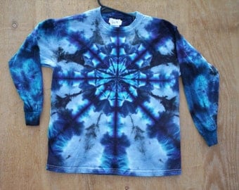 Beautiful Blues Tie Dye Long Sleeve Size Medium