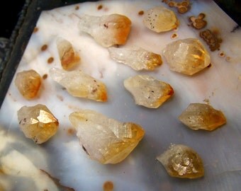 ONE Citrine Crystal point - yellow Quartz crystal - small - golden - Brazil - crystal points - citrine crystal - gemmy raw rough