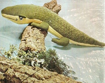 473 - Crocodile Toy Vintage Knitting Pattern
