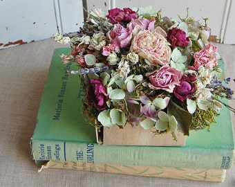 Dried Flower Arrangement / Shabby Cottage Dried Floral /