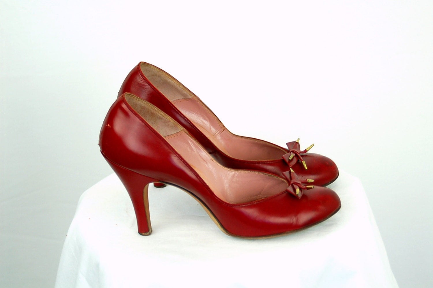 RESERVED 1940s shoes red heels Dalmanette 40s pumps Size